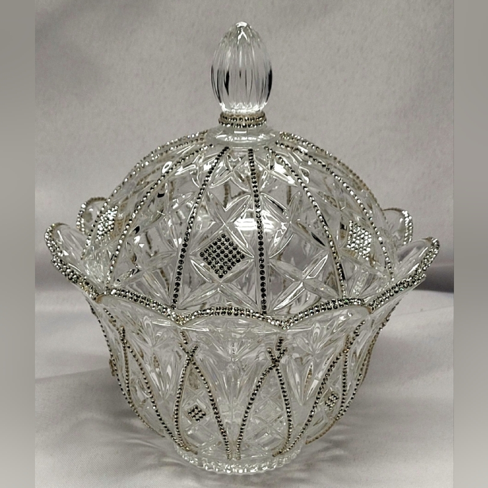Elegant Crystal Decorative Bowl/Candy Dish